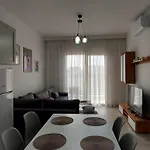 Vaso Apartment, Qerret 골렘