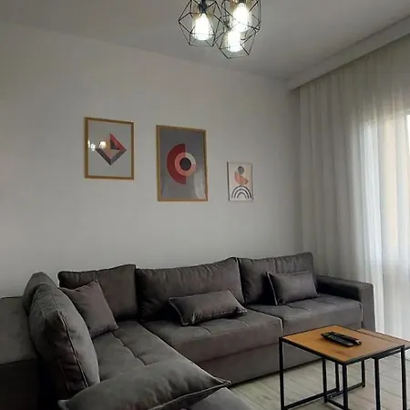 Vaso Apartment, Qerret Appartamento Golem (Tirana)